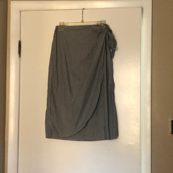 Kohl's Dresses & Skirts - Mid-length office skirt